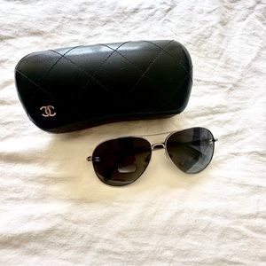 USED Authentic Chanel Aviator Pilot Sunglasses in Titanium/Silver